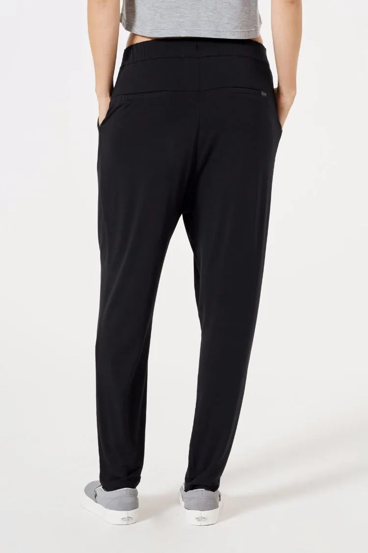 Control Twist Pleat Pant - Relaxed Fit Trouser