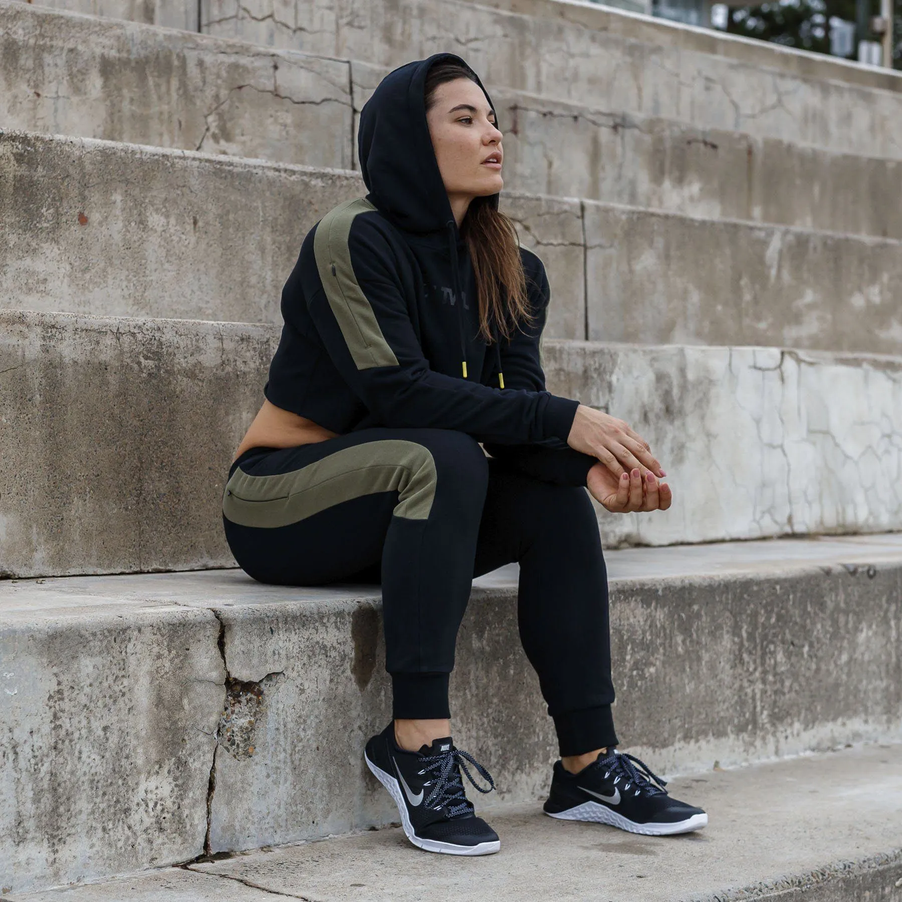 The WOD Life - Women's Wanderer Cuffed Jogger Pants - BLACK/KHAKI