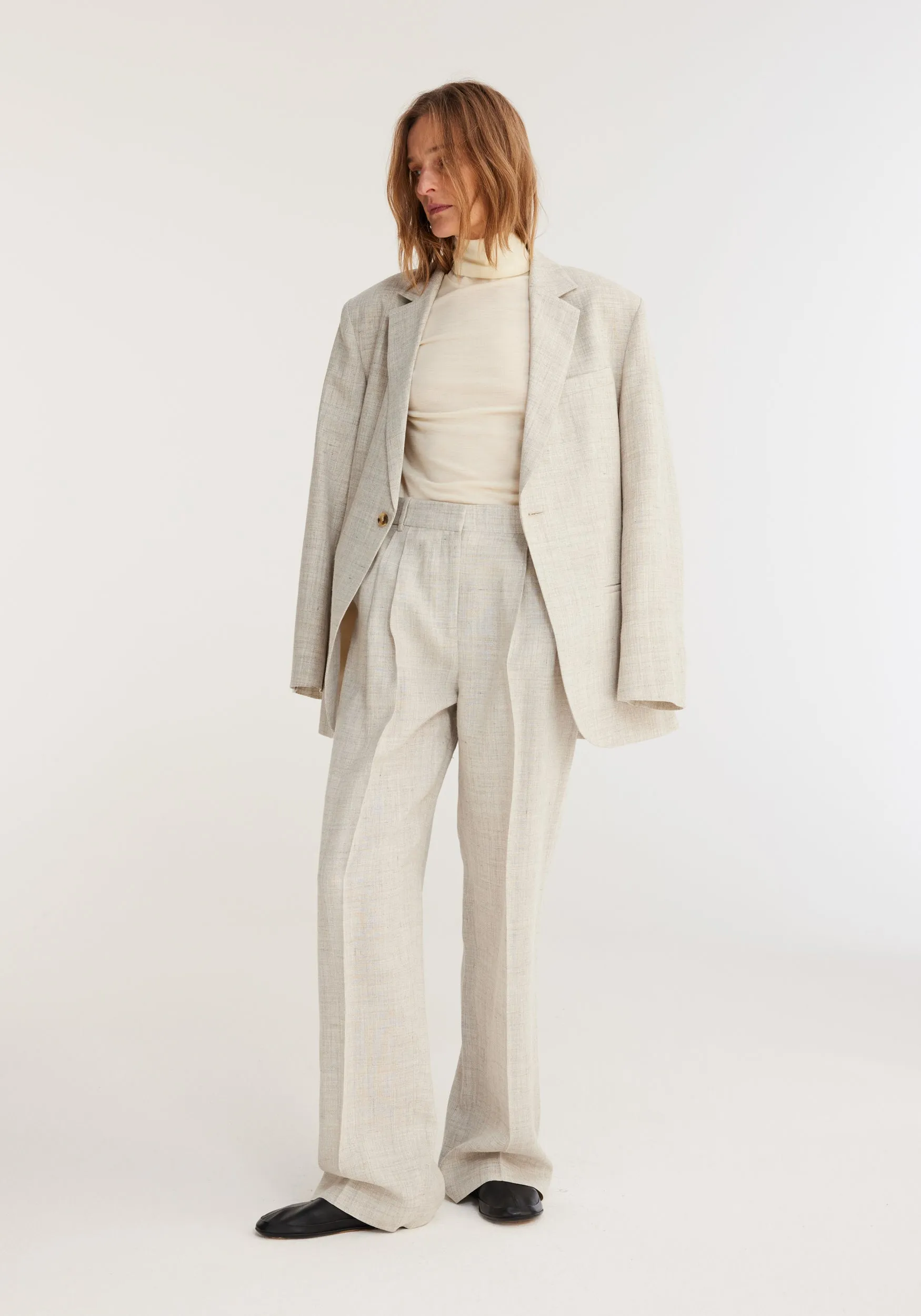 WIDE LEG PLEATED TROUSERS